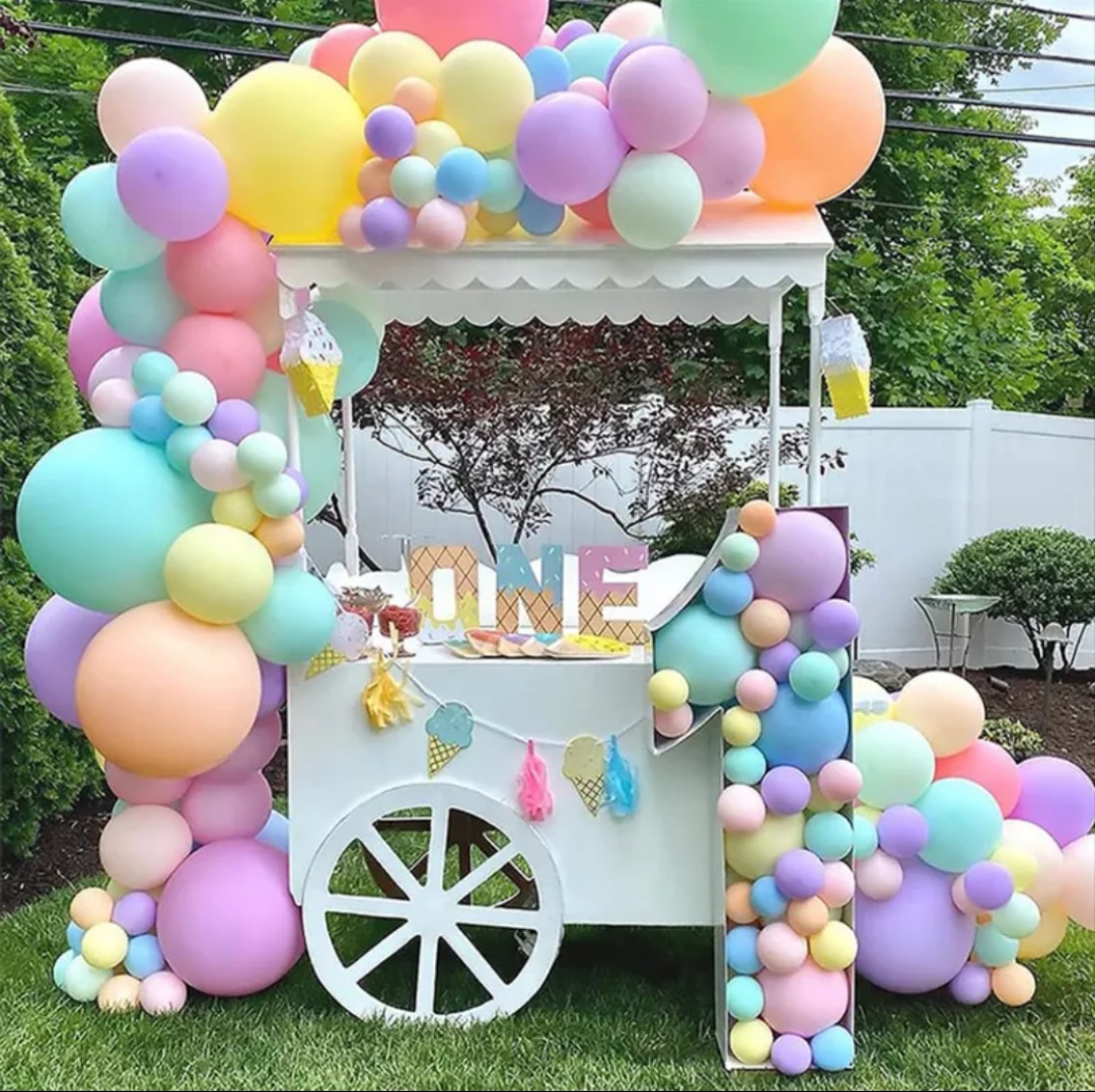 Cart & Balloons
