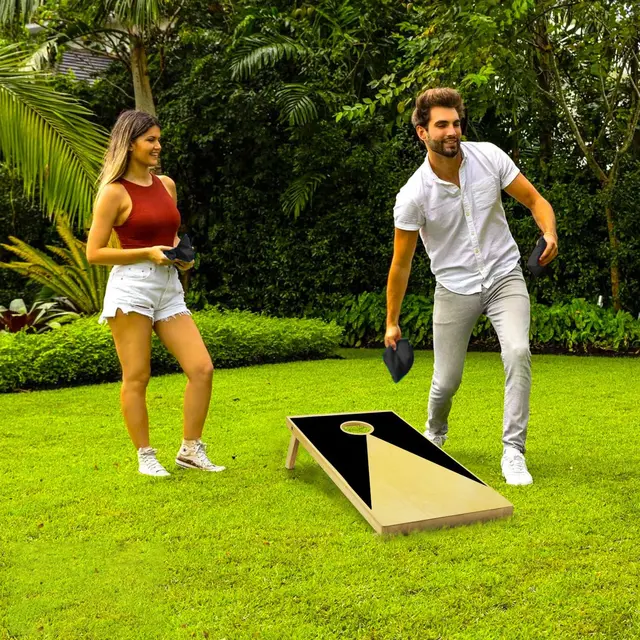 LAWN GAMES Cornhole